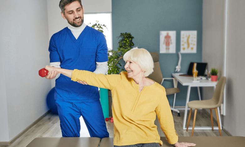 How Physical Therapy Helps Seniors Maintain Independence