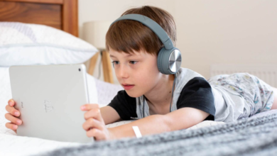 How to Create a Phone Use Agreement With Your Child
